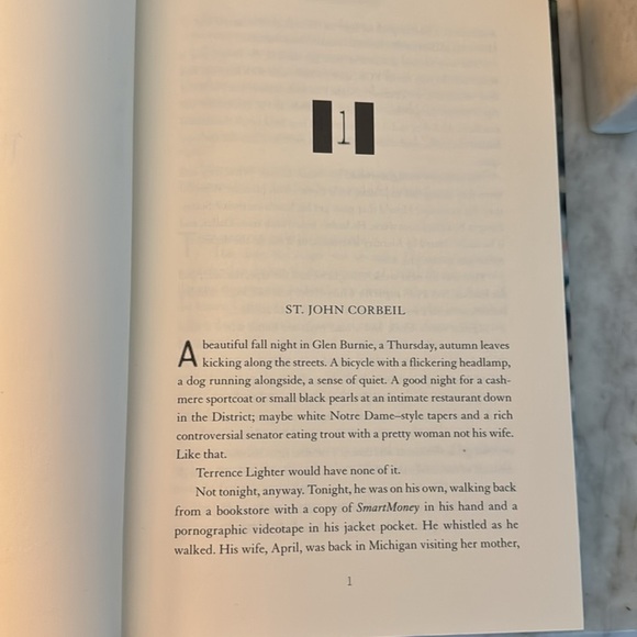 John Sandford. The devils code.  Hardback - Picture 4 of 4